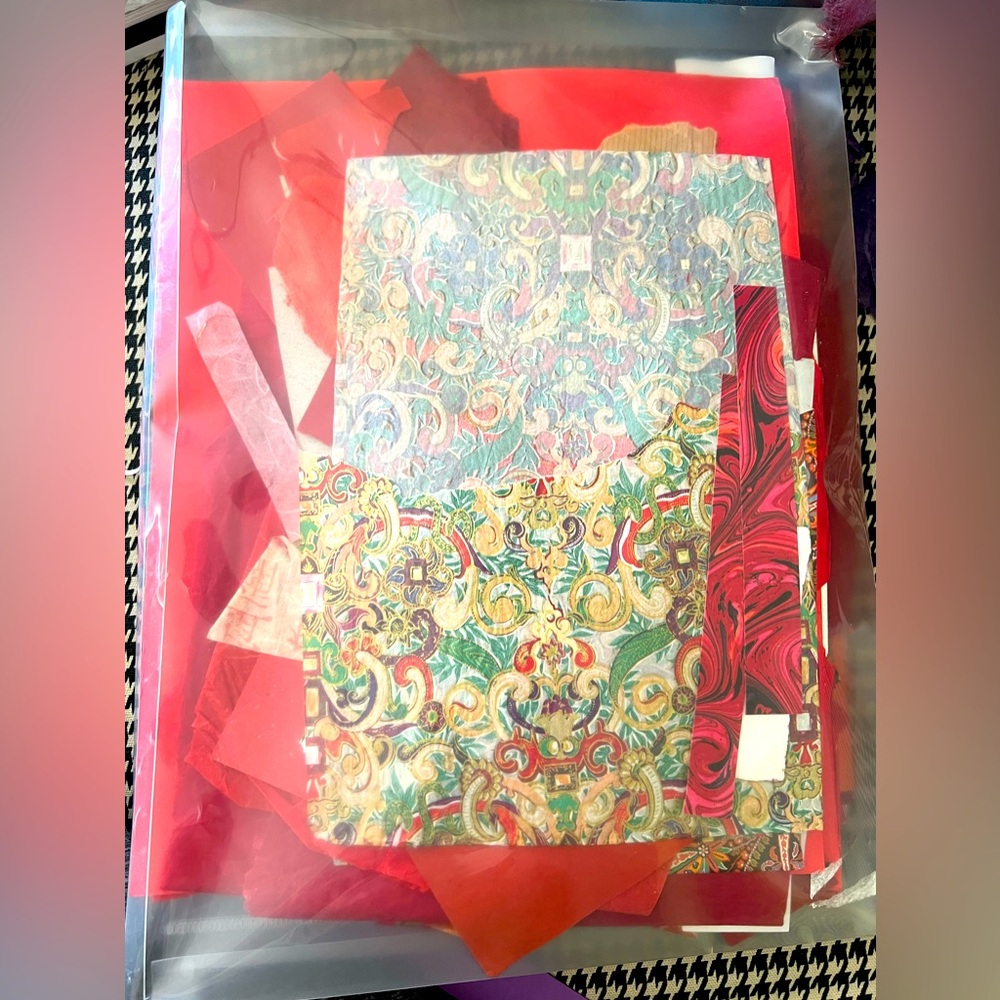 Red mystery papers bundle